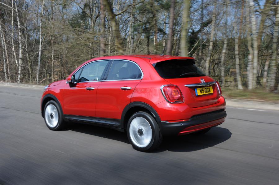  Fiat 500X 2015 года  (UK) (фото 25 из 31)